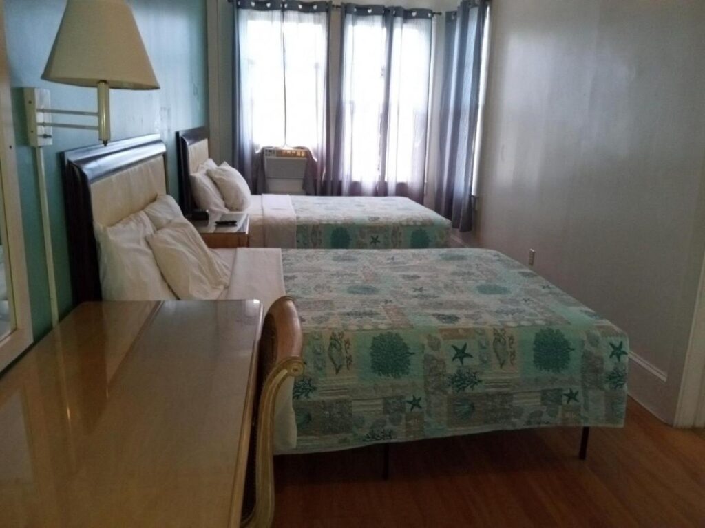 Surf Villa Hotel - Image 5