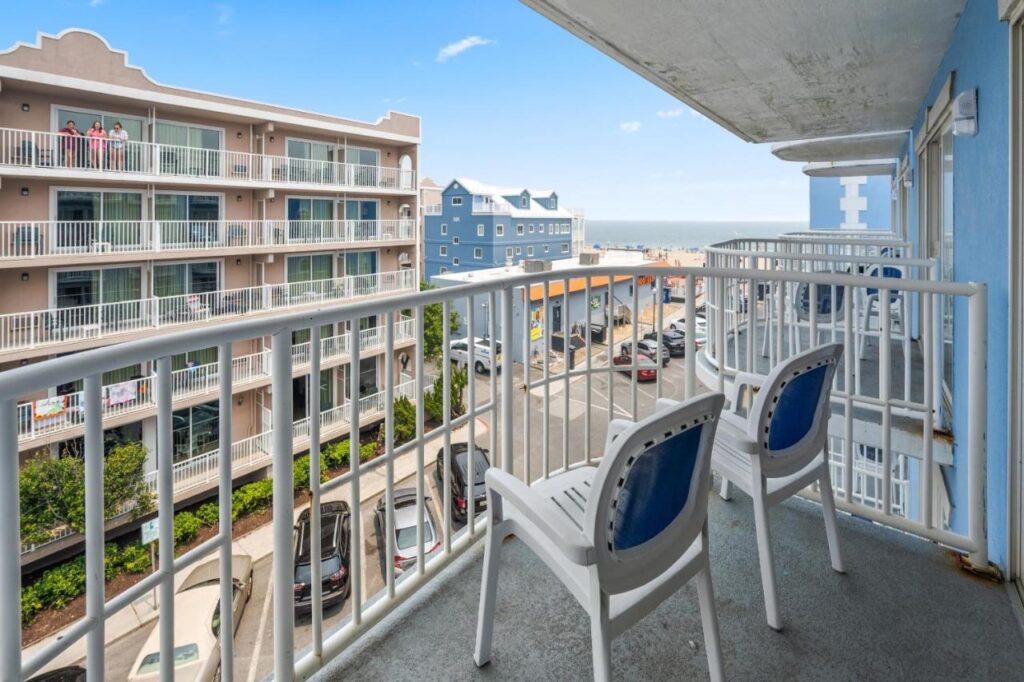 Tidelands Caribbean Boardwalk Hotel and Suites - Image 3