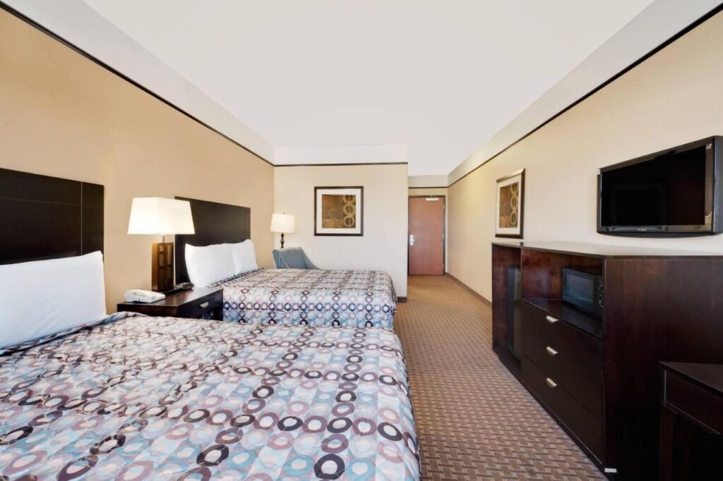 Sonesta Essential Hotels Odessa - Image 5