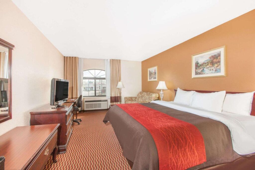 Quality Inn & Suites Oklahoma City North - Image 3