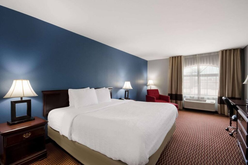 Quality Inn & Suites Oklahoma City North - Image 5