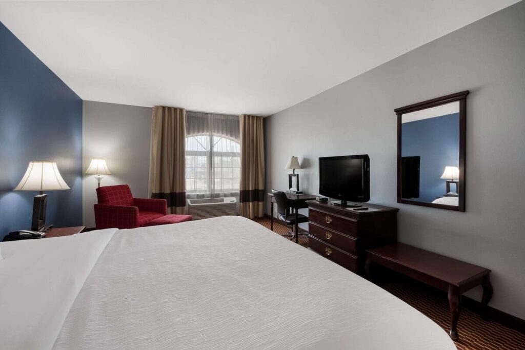 Quality Inn & Suites Oklahoma City North - Image 6