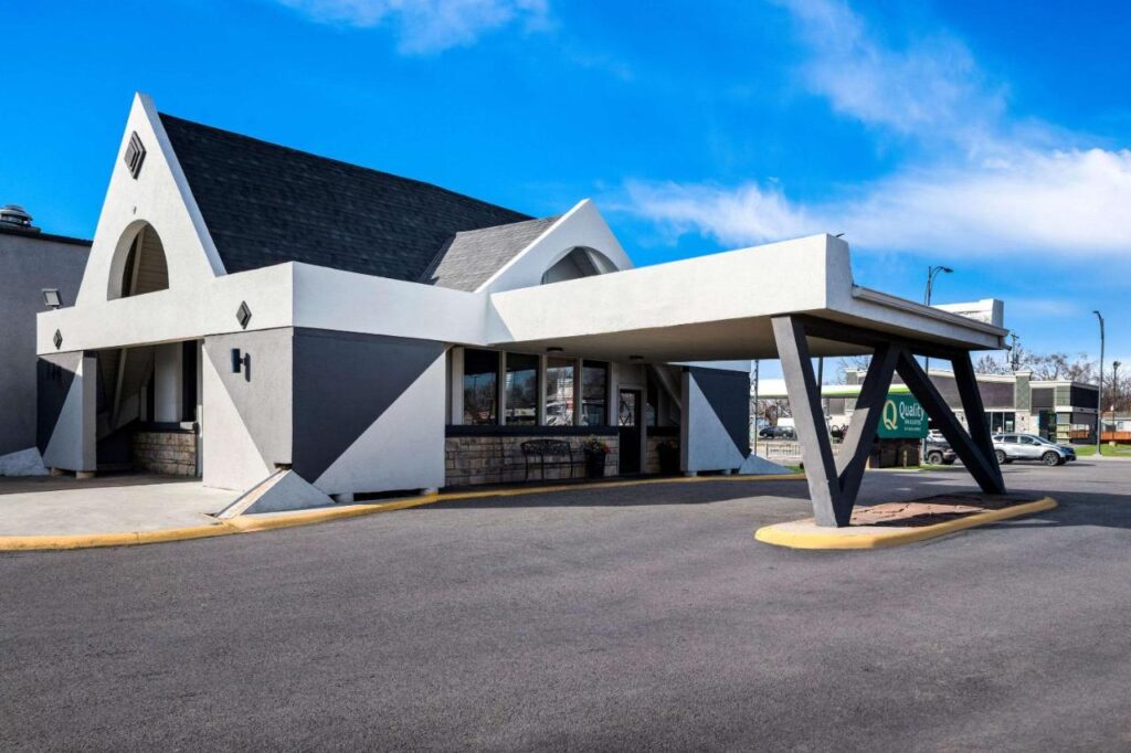 Quality Inn & Suites near I-480 and I-29 - Image 1