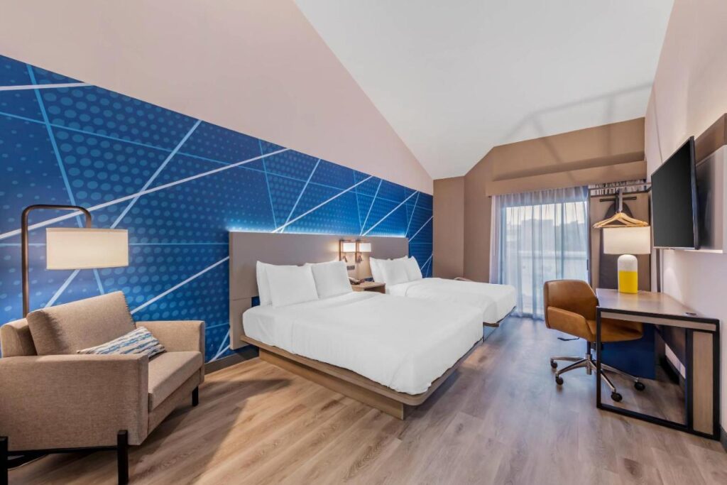 Comfort Inn & Suites Irvine Spectrum - Image 5