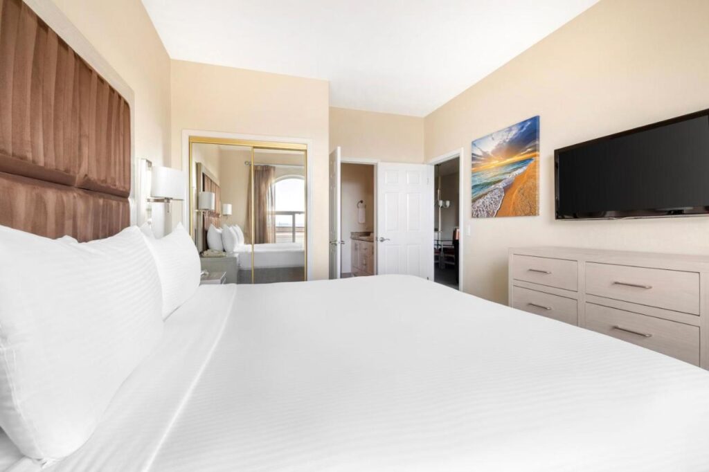 Hilton Vacation Club Riviera Beach & Shores - Image 4