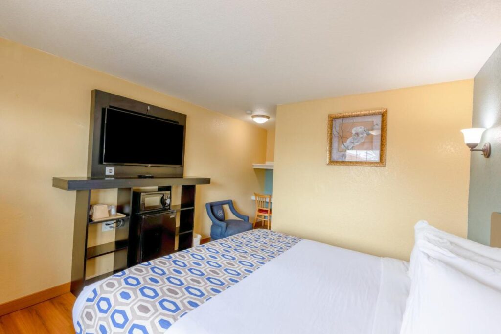 Hotel Avenida - Oceanside Camp Pendleton - Image 3