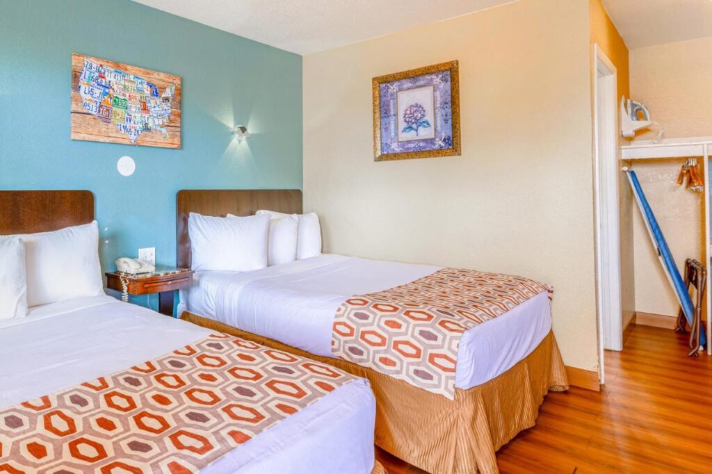 Hotel Avenida - Oceanside Camp Pendleton - Image 5