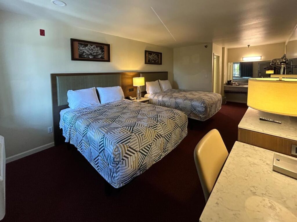 Studio 6 Suites Santa Ana, CA - Image 2