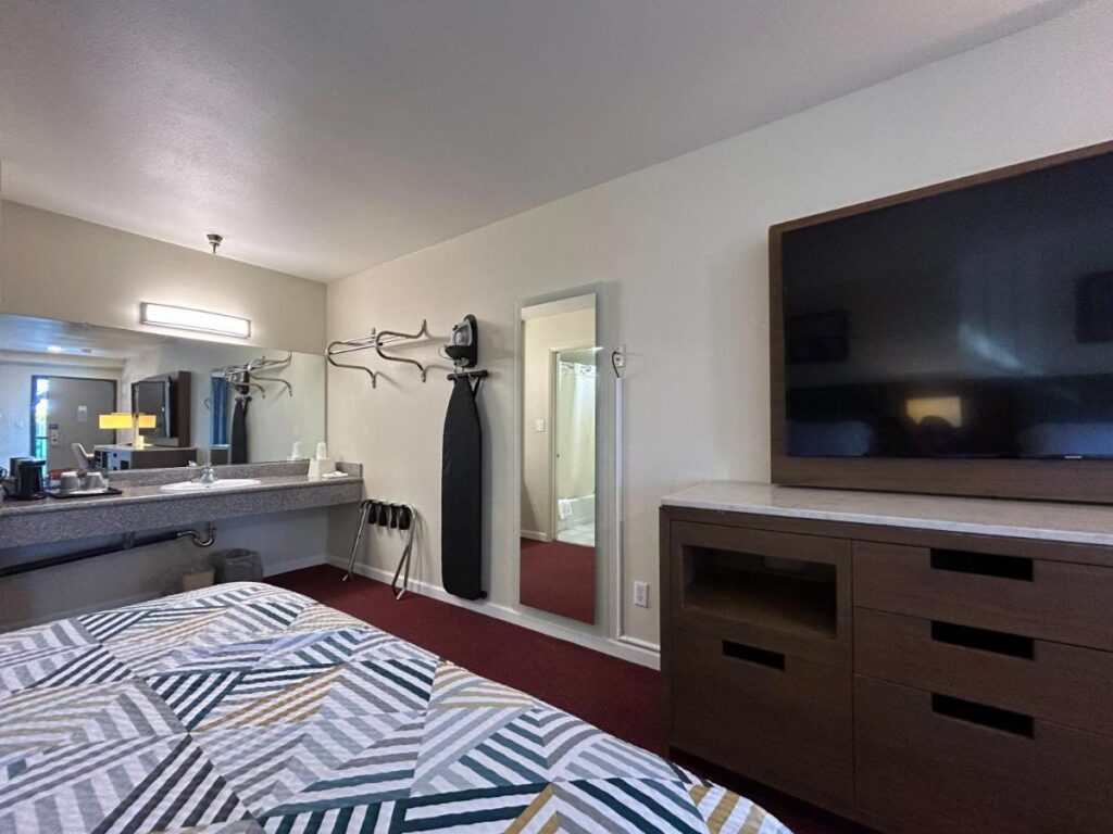 Studio 6 Suites Santa Ana, CA - Image 5