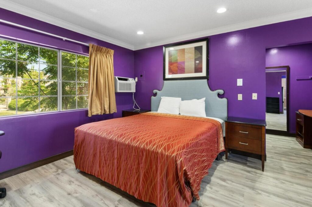 Villa Park Motel - Image 2