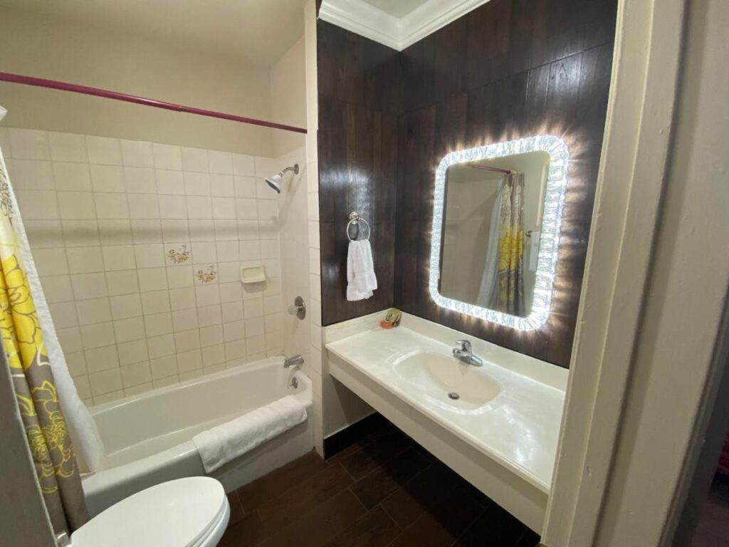 Villa Park Motel - Image 6