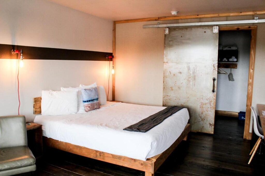 Ashore Hotel - Image 2