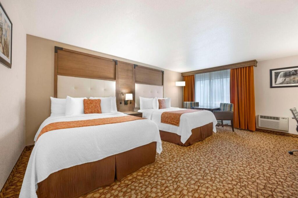 Best Western Plus Mill Creek Inn - Image 2