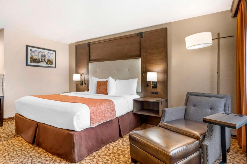 Best Western Plus Mill Creek Inn - Image 5