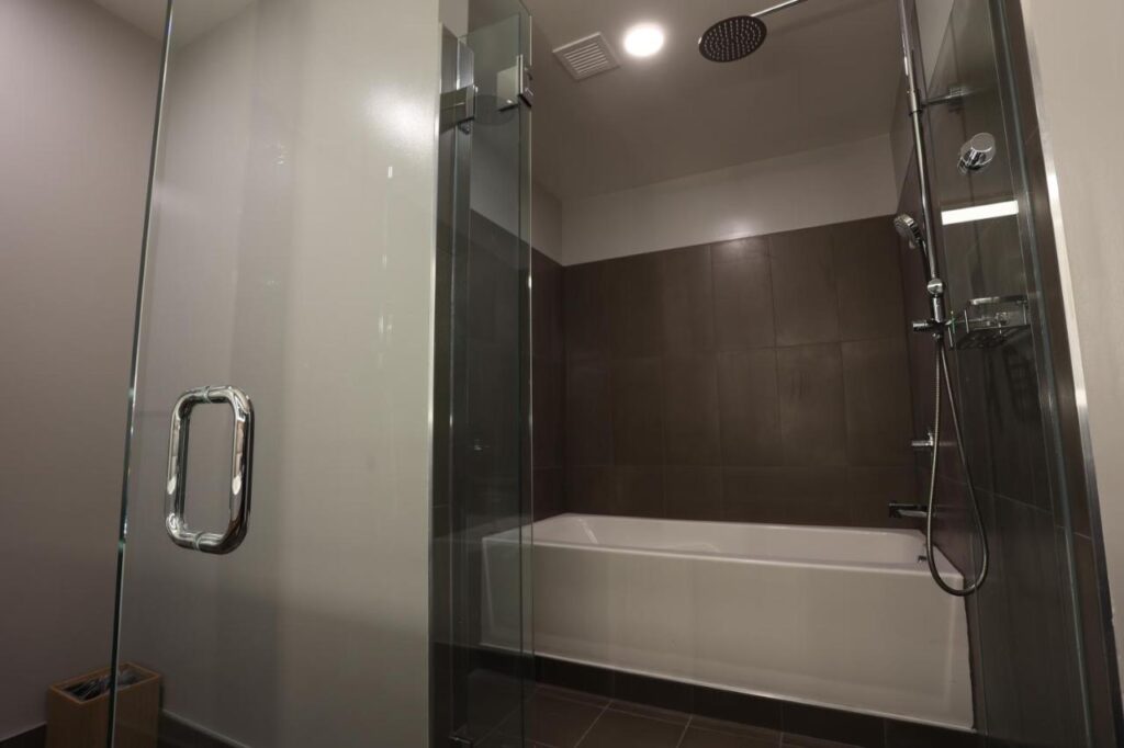 Cedartree Hotel Portland Hillsboro - Image 3
