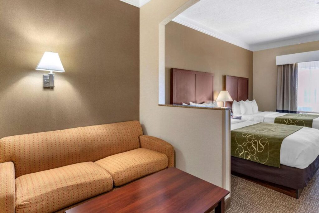 Comfort Suites Linn County Fairground and Expo - Image 4