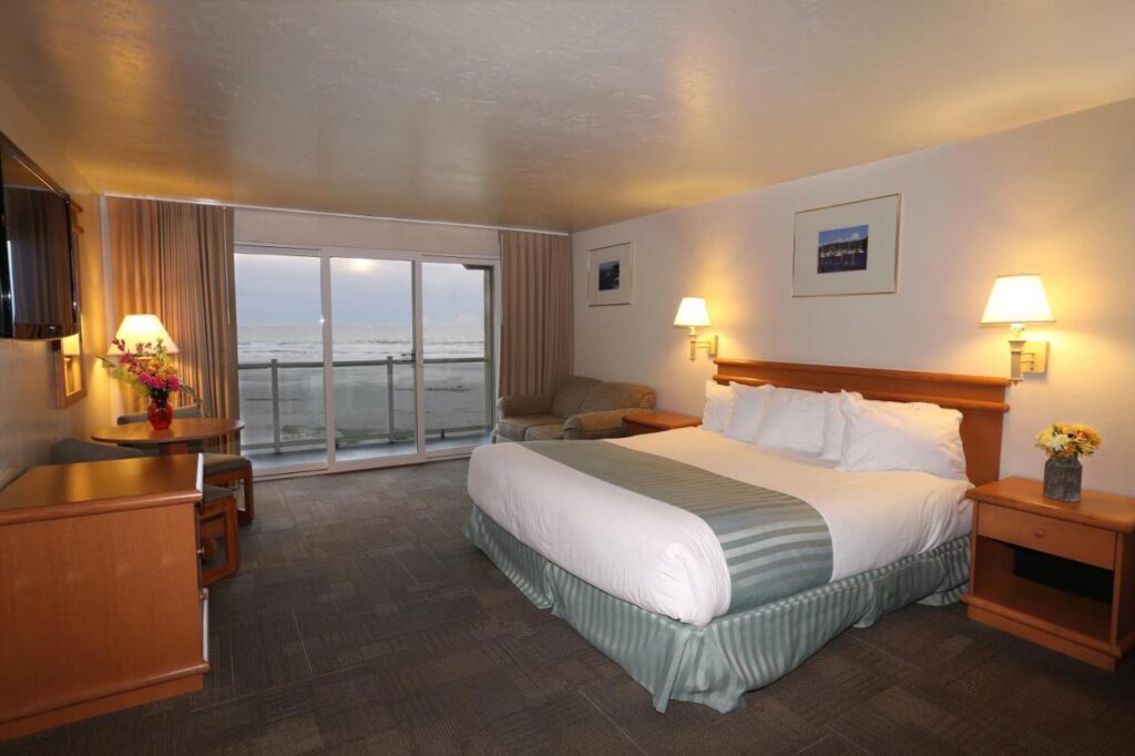 Driftwood Shores Resort - Image 2