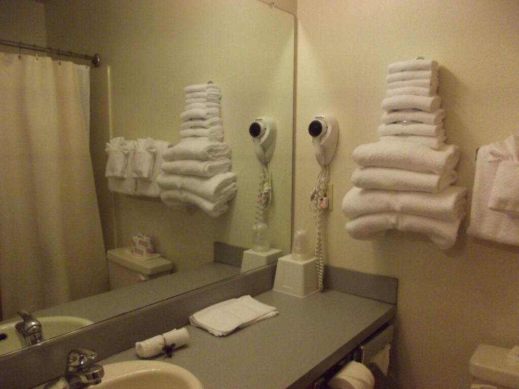 Hillcrest Inn - Image 2