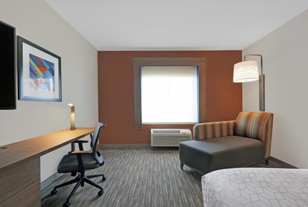 Holiday Inn Express Newport by IHG - Image 3