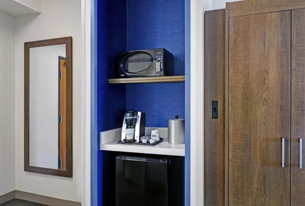 Holiday Inn Express Newport by IHG - Image 4