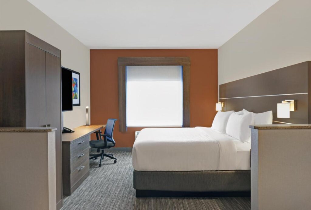 Holiday Inn Express Newport by IHG - Image 5