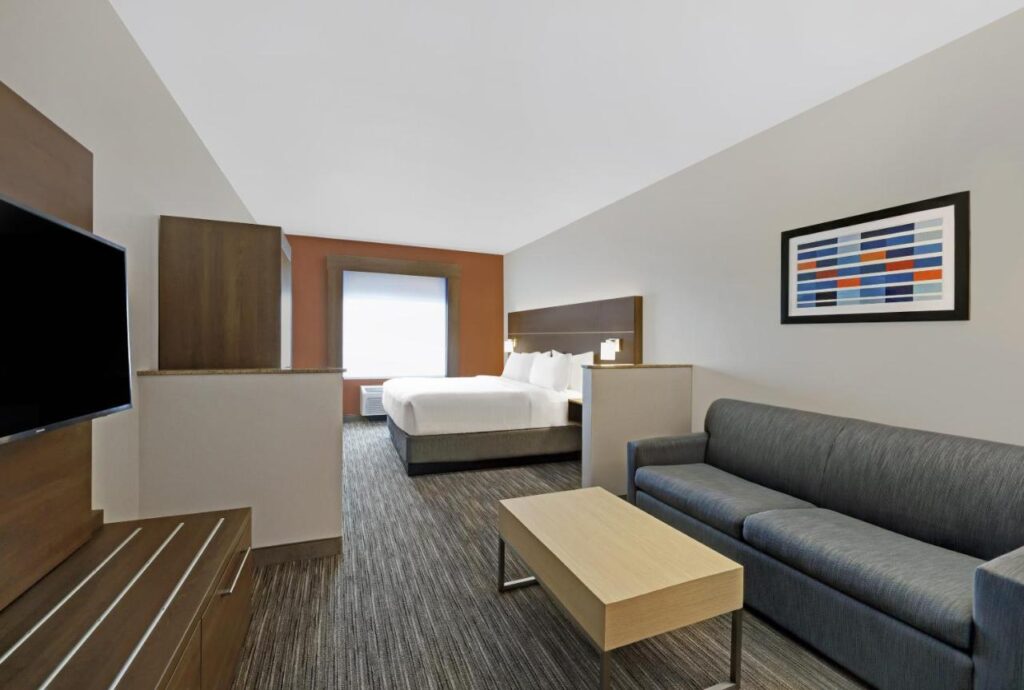 Holiday Inn Express Newport by IHG - Image 6