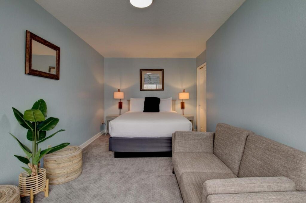 Inn of the Four Winds Seaside Oceanfront - Image 3
