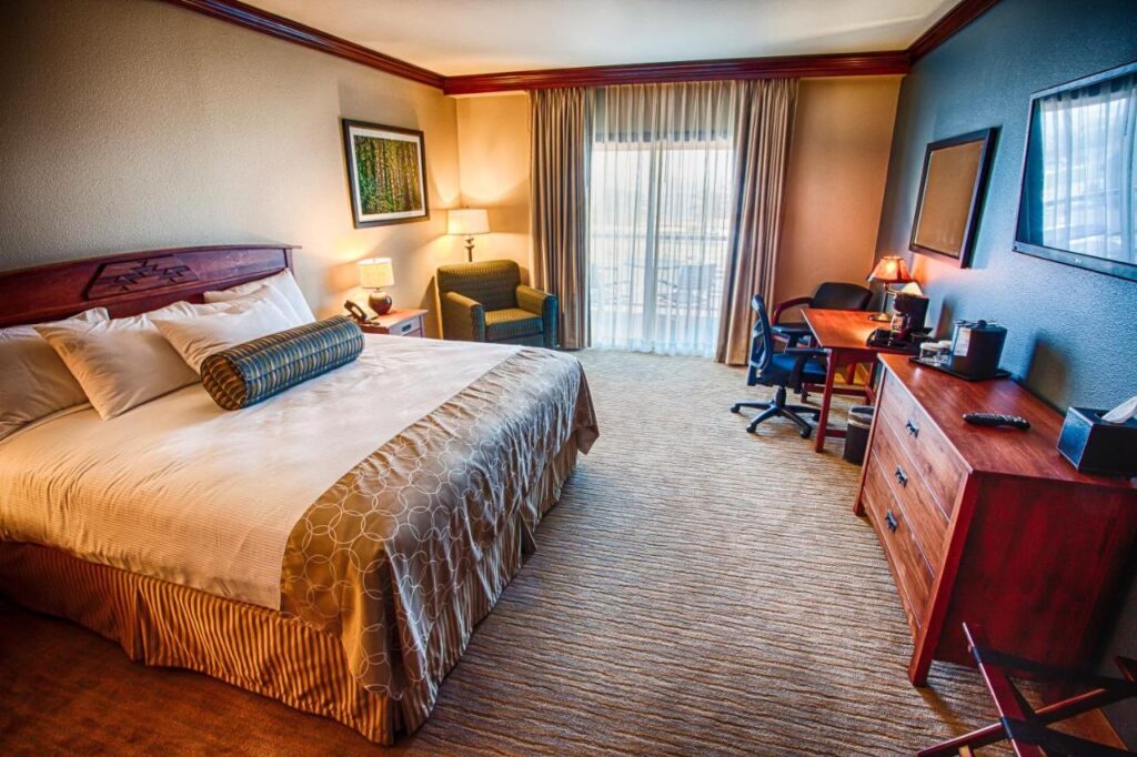 Lucky 7 Casino & Hotel (Howonquet Lodge) - Image 6