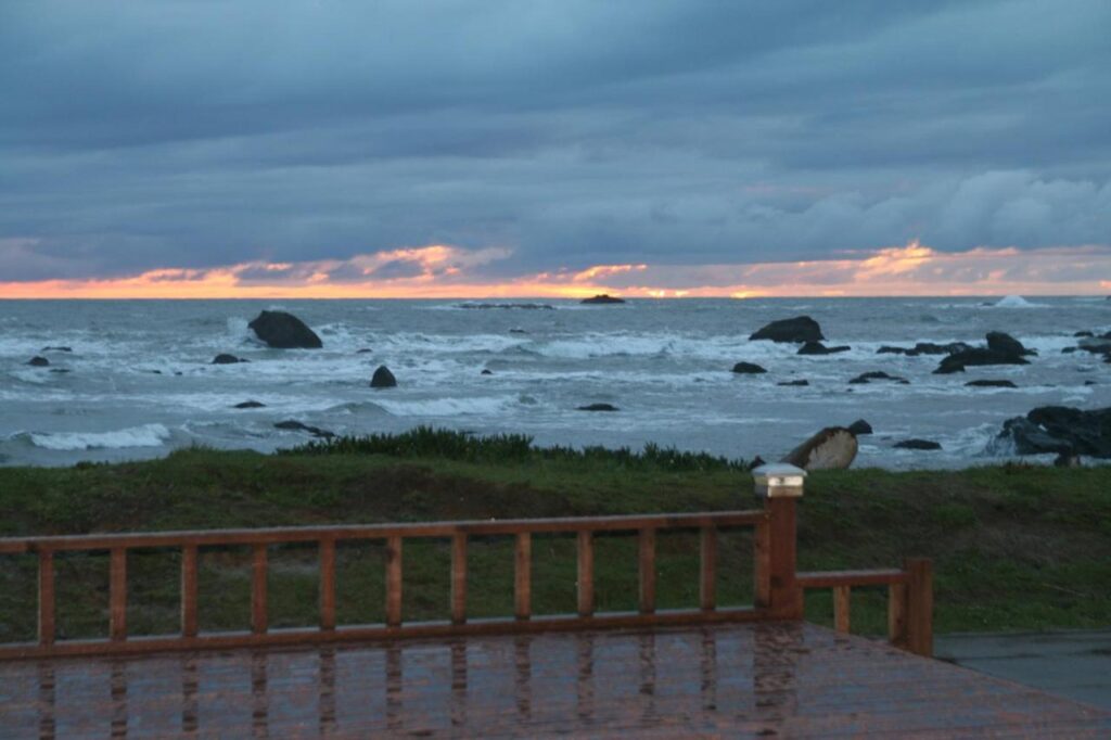 Oceanfront Lodge - Image 2
