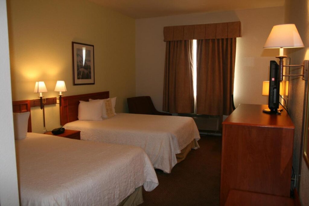 Oceanfront Lodge - Image 3