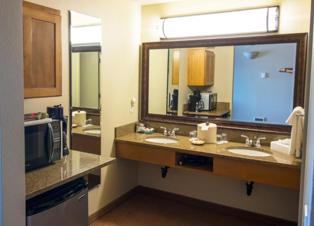 Overleaf Lodge and Spa - Image 2
