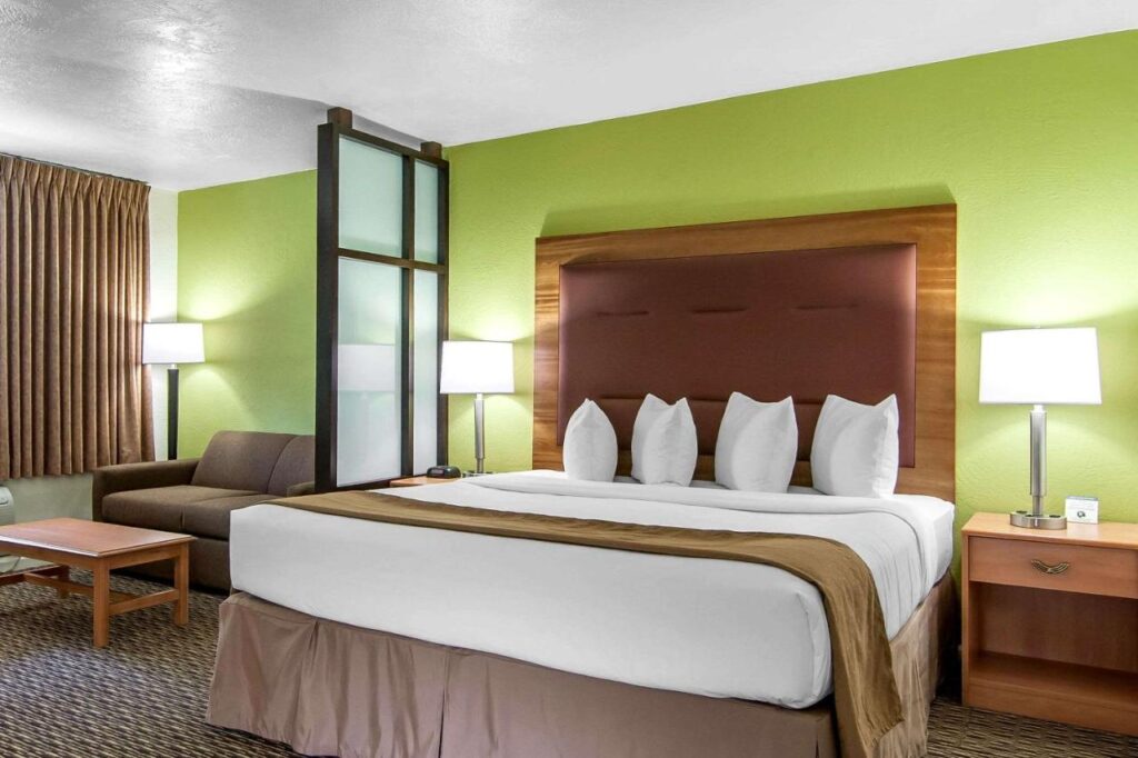 Quality Inn & Suites at Coos Bay - Image 5