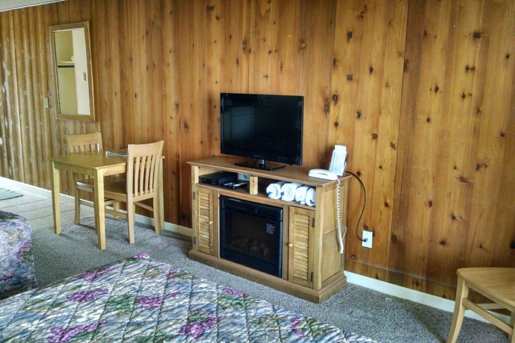 Silver Surf Motel - Image 4
