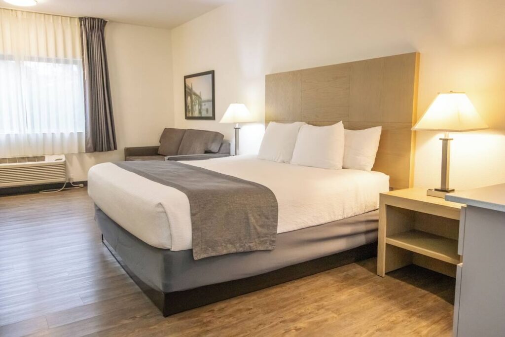 The Tillamook Inn - Image 1