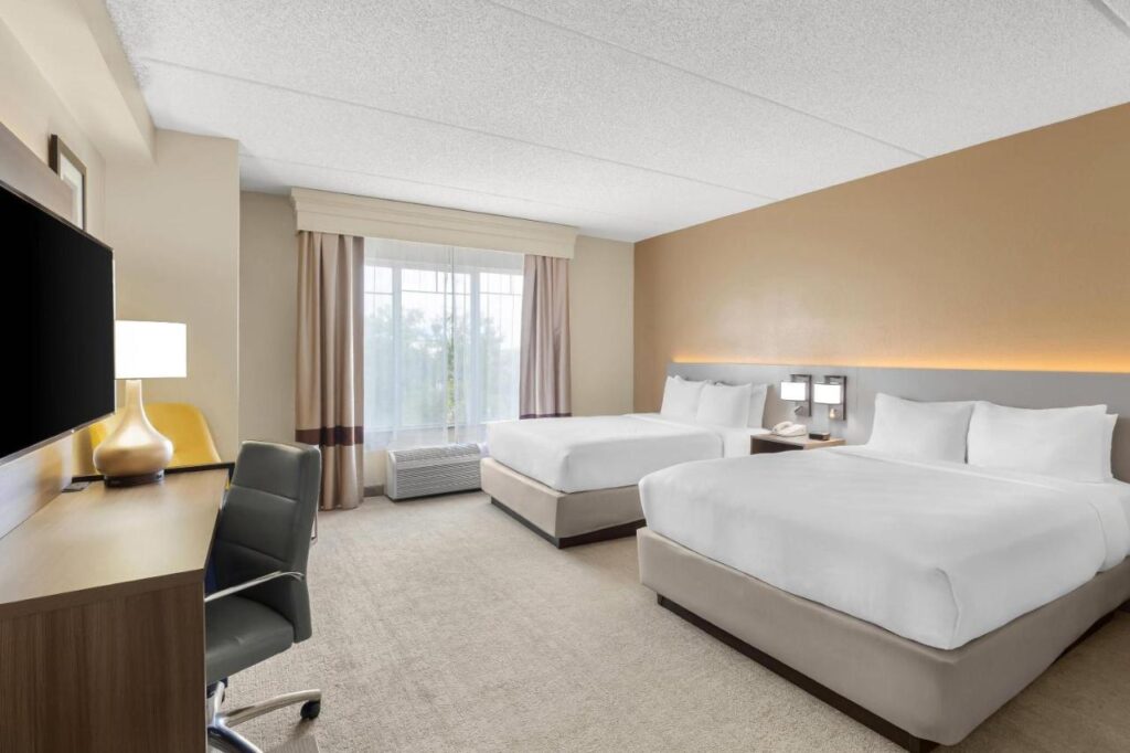 Comfort Suites Near Universal Orlando Resort - Image 4