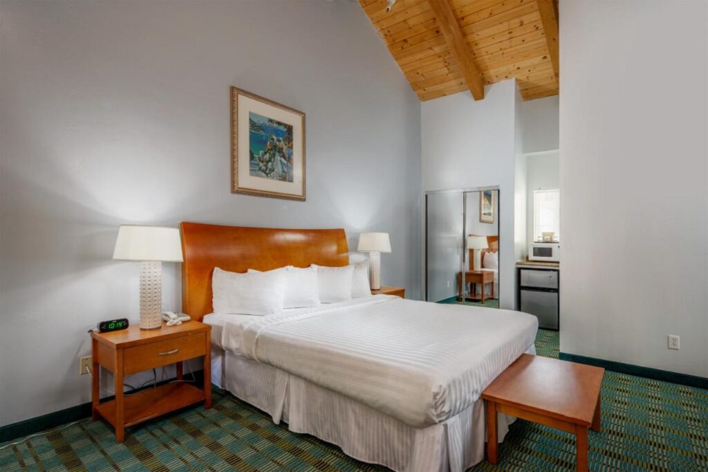Butterfly Grove Inn - Image 2