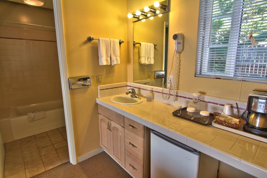 Butterfly Grove Inn - Image 6