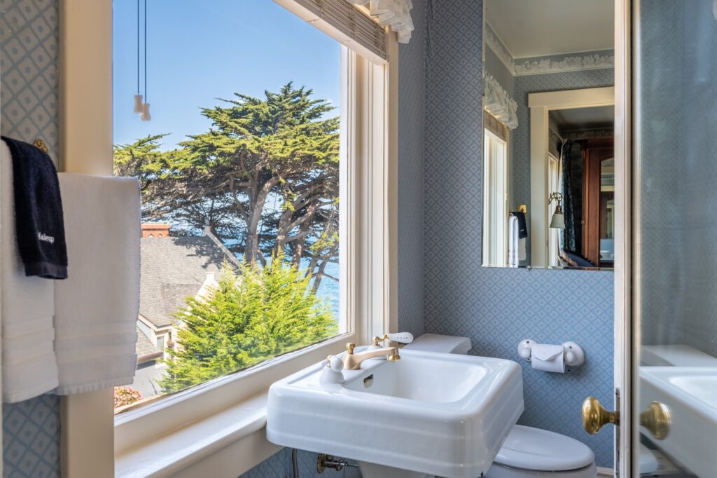 Martine Inn - Image 6
