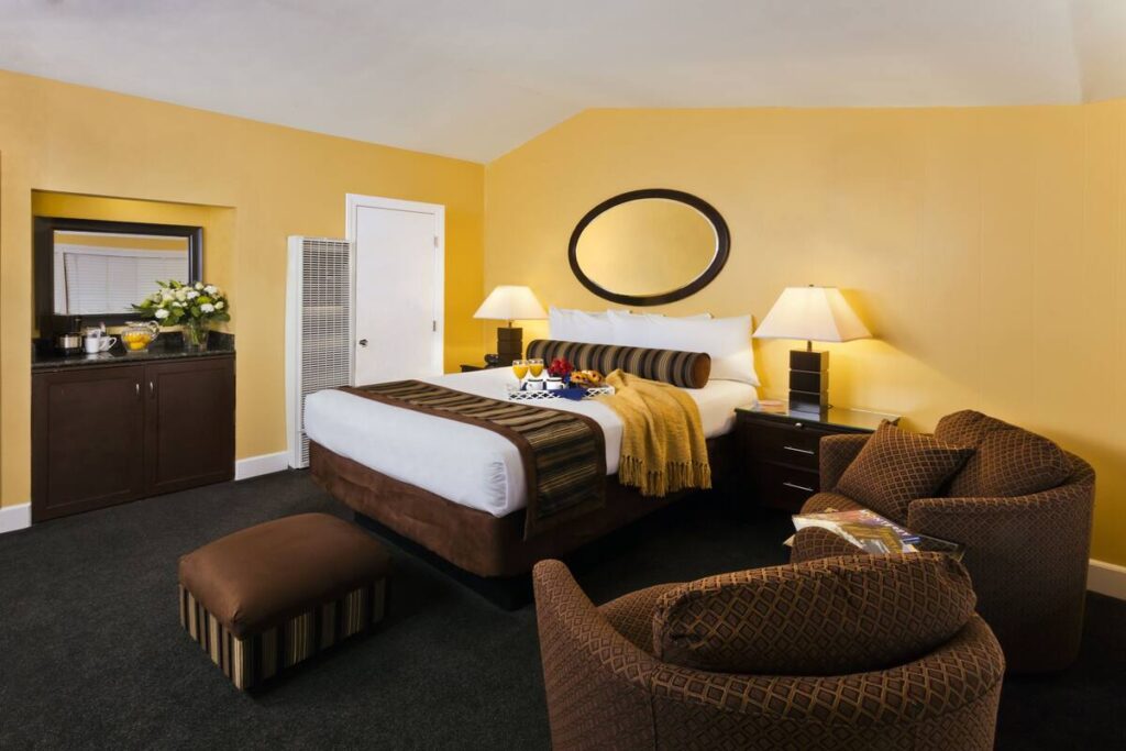 Monterey Peninsula Inn - Image 3