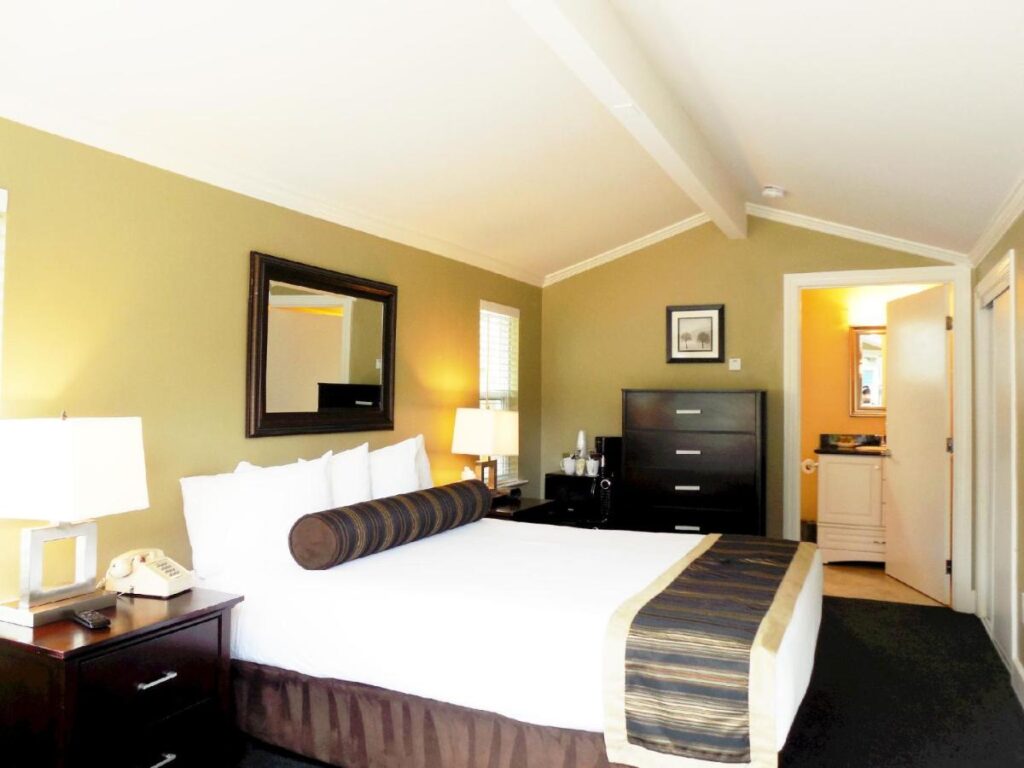 Sea Breeze Inn - Pacific Grove - Image 6