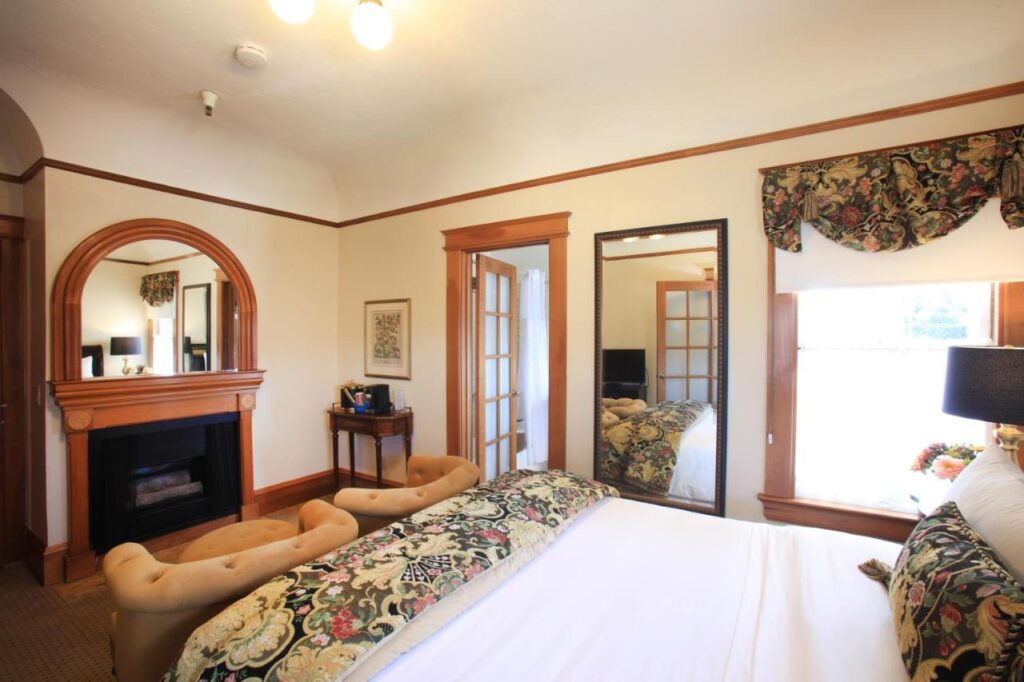 The Charles Pacific Grove - Image 2