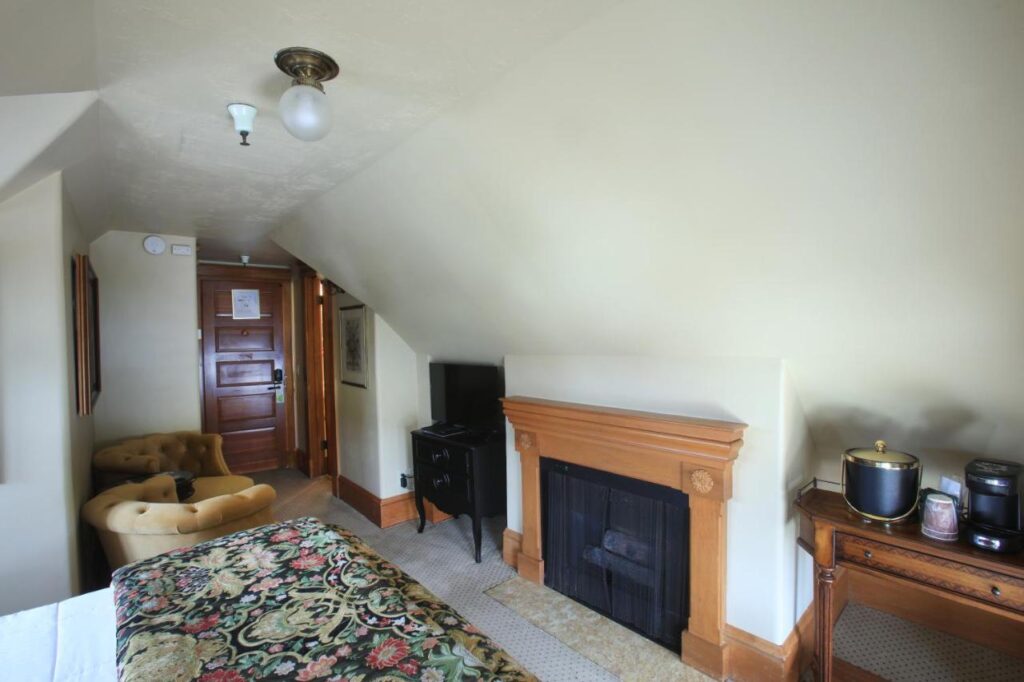 The Charles Pacific Grove - Image 4