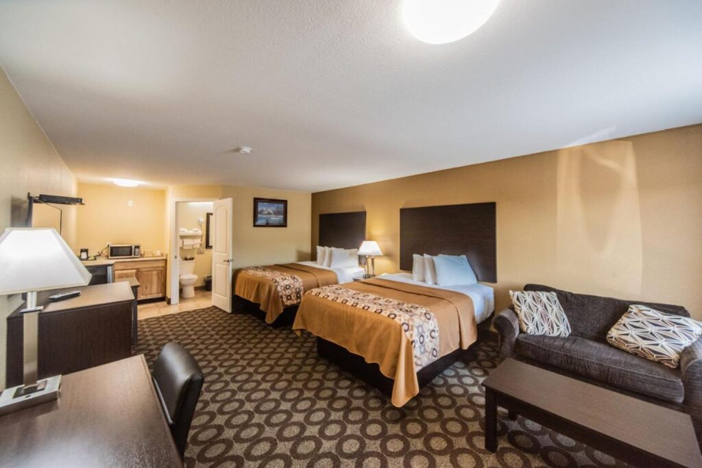 Relax Inn and Suites Kuttawa - Image 4