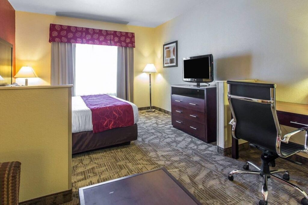 Comfort Suites Palm Desert I-10 - Image 4