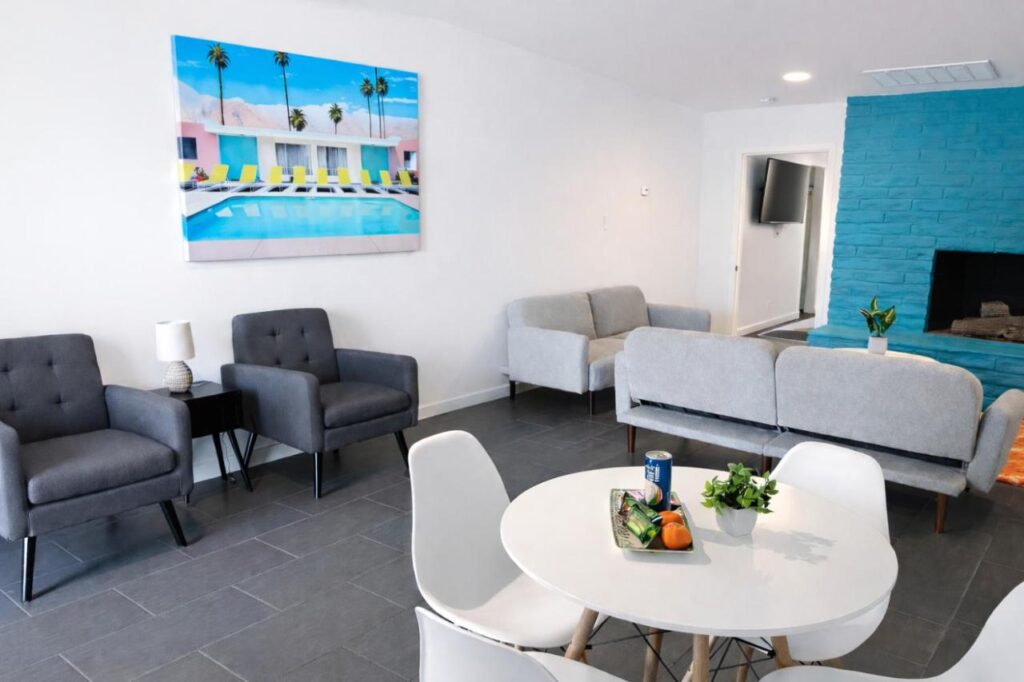 Mod Palm Desert - Image 5