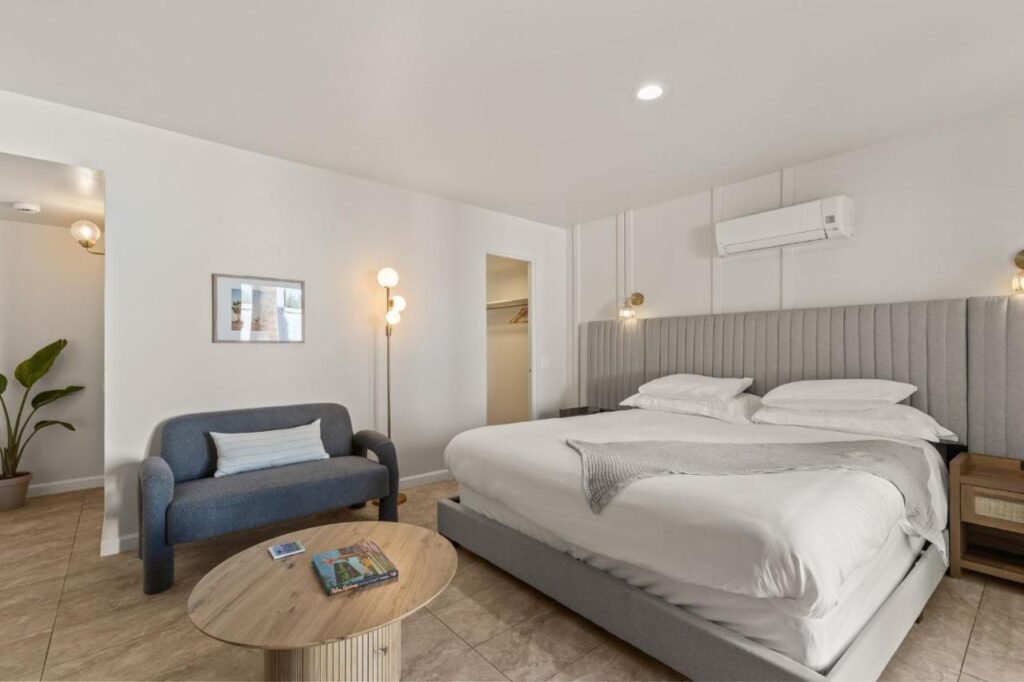 Casa Oliver Hotel & Resort - A Men's Clothing Optional Resort in Palm Springs - Image 2