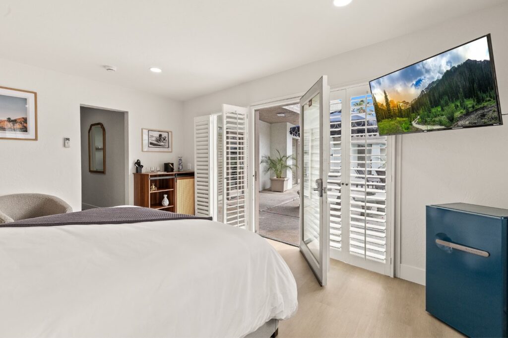 Casa Oliver Hotel & Resort - A Men's Clothing Optional Resort in Palm Springs - Image 6