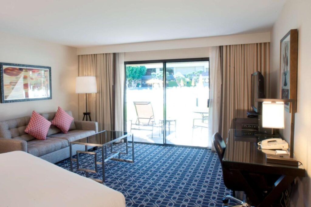 Hilton Palm Springs - Image 4