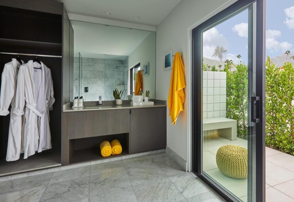 Twin Palms Resort - A Gay Men's Resort - Image 2