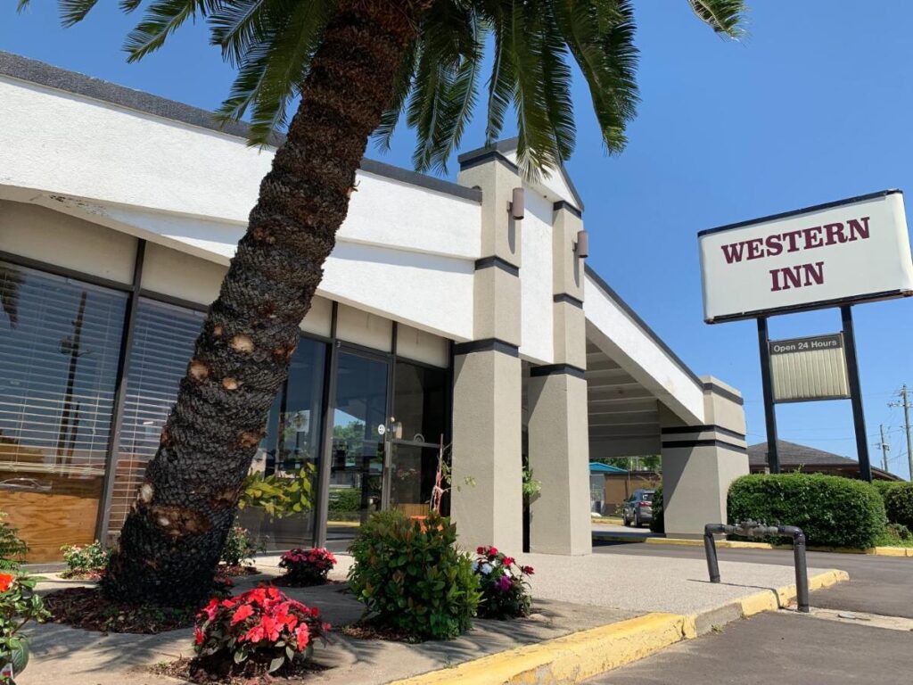 Western Inn - Pensacola - Image 1